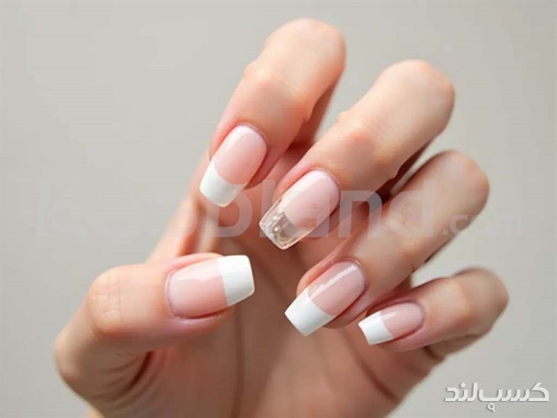 کاشت ناخن با تیپ