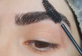 نمایش توضیحات فیبروز ابرو (میکروبلیدینگ)