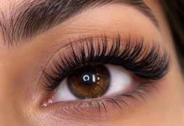 نمایش توضیحات آموزش کاشت و اکستنشن مژه