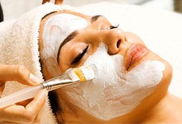 نمایش توضیحات خدمات فیشیال و پاکسازی پوست و دوره ی آموزشی آن